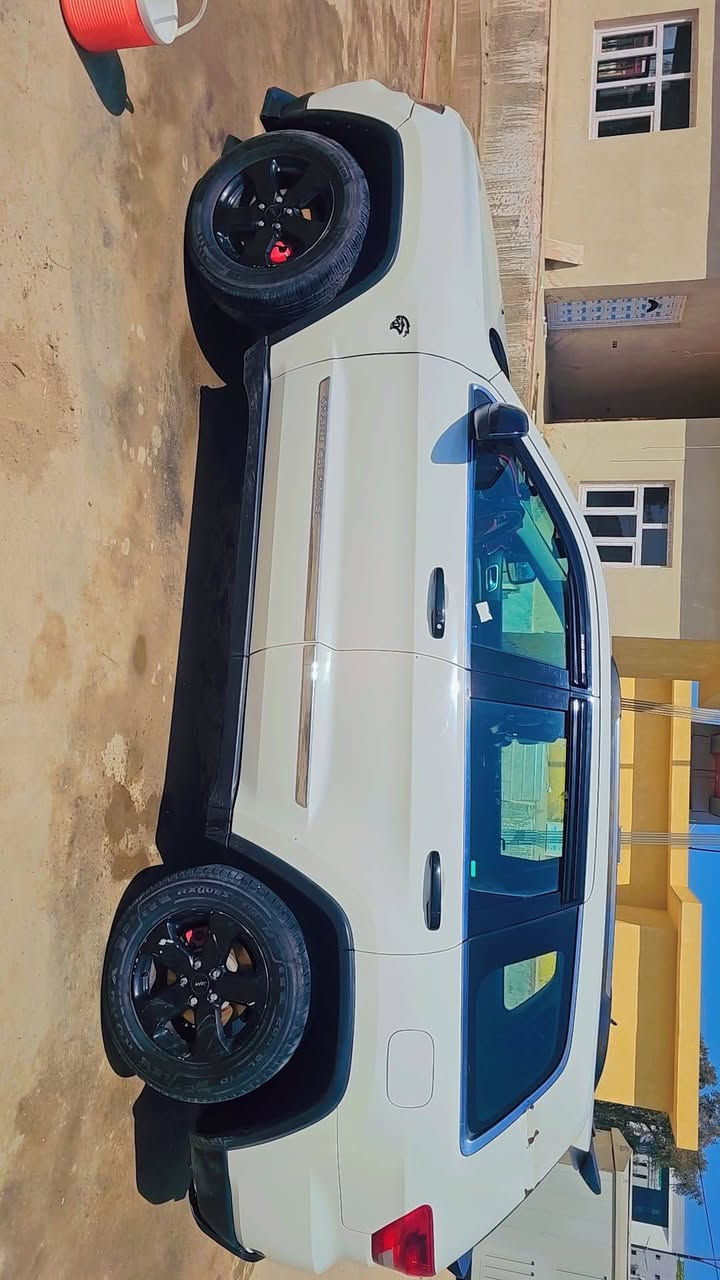 سلام عليكم جيب لاريدو وارد امريكي موديل ٢٠١٣الظرر تلث قطع جامرلغين وبنيد الظربه بجم كير ومحرك شديتهن جدد صدر جديد تايرات اماميه جدد الداخل مثل ماموظح بالفيديو رقم بابل بسمي مكان السياره ديالى نقص تبريد وفيتبم ظعيف لمحرك سته سلندر تو ويل  ***********
