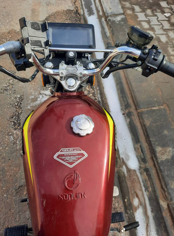 سولنك ايراني نفخ موديل 25 أوراق كامله سكنر  شاشه ايباد مقدم دسك ب ٦٧٥ و بيها مجال  مكاني نجف حي العسكري   ***********
