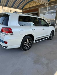 لاندكروزر • ٢٠١٩ • ٧٨٠٠٠ كم