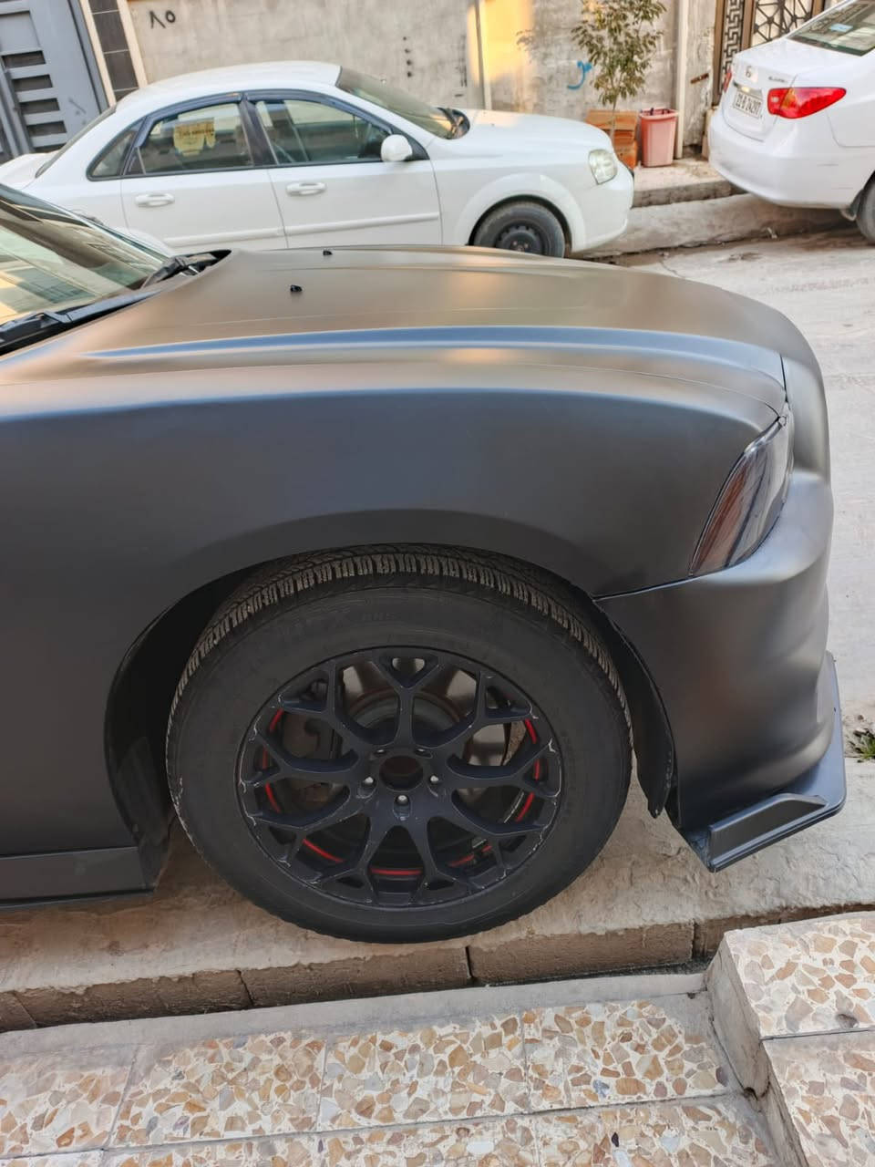 السلام عليكم للبيع
ايرباك واحد برده 
جارجر 2011  رقم بغداد 
مغلفه مات كامل 
محرك : 3600
منضومة غاز  ( حكومي )
فجوج RT دسك جبير 
دعاميات نفخ امامي وخلفي 
شاشه جبيره 
داخل احمر 
صدر امامي نضيف 
صدر خلفي نضيف 
كير عصه 
لايت زنون  

لسياره نقصه ويل 20 

مكان لسياره بغداد 

***********   للاستفسار
