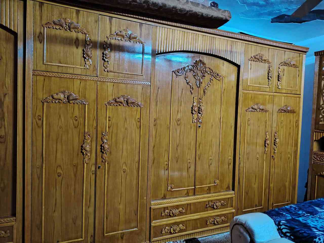 غرفه فصال مو مال سوك ست ابواب صاج للبيع مليون وميه المكان تلكيف ***********
