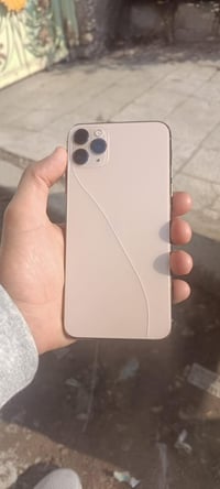 ايفون 11برو ماكس لون ذهبي 1ذاكره(256) 2بطاريه(92) دبل سيم كرت  جهاز وت...