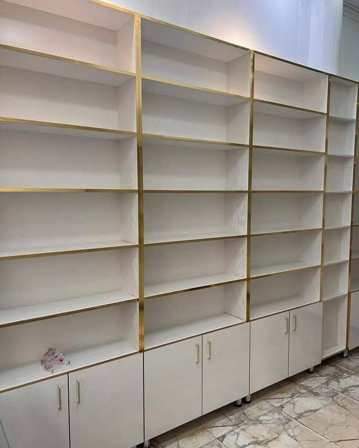 #خليك_دائما_مع_ديكورات_ابو ايمن
#فاترينة_مع_الاعلان والبيبان 
#فاترينة_مع_الابواب_
#فاترينة رفوف فقط 
#جميع_الوان_جميع_قياسات_حسب🥳 قياساتك الخاصة
#العرض_لفترة_محدودة_سارع_في_حجز🥳
الاسعار قياس 220*90*20 سعر القطعه 80 الف قياس 220*30*90 سعر القطعه 100 الف 
الخشب تركي وعالفحص وبي ضمان استرجاع اذا طلع مو تركي 
متوفرة جميع الالوان و تفاصيل
و حسب قياساتك الخاصة نعمل
……………………………………………
🚕العنوان _النجف الاشرف _حي العسكري _شارع الاطفائية_ مجاور البارون للواجهيات
🔶عارضات فاترينات 
🔶ديكورات صيدليات
🔶ديكورات كوزمتك
🔶ديكورات موبايلات 
🔶ديكورات اكسسوارات
🔶ديكورات مطاعم 
🔶ديكورات محلات ملابس
للاتصال علئ الرقم. (*********** )
للمراسلة علئ الوتساب( *********** )
