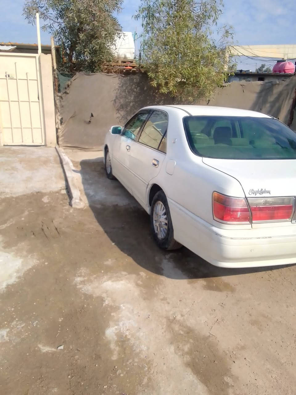 للبيع اؤ مراؤس
ملكه صدر جديد تخم تاير جديد باتري جديد داخله حلؤؤ بديه حلؤ مابي طخات نقصه بس التبريد عاطل 
رقم كركؤك 
السعر 37
مكاني بغداد الشعله 
رقم الهاتف ***********
