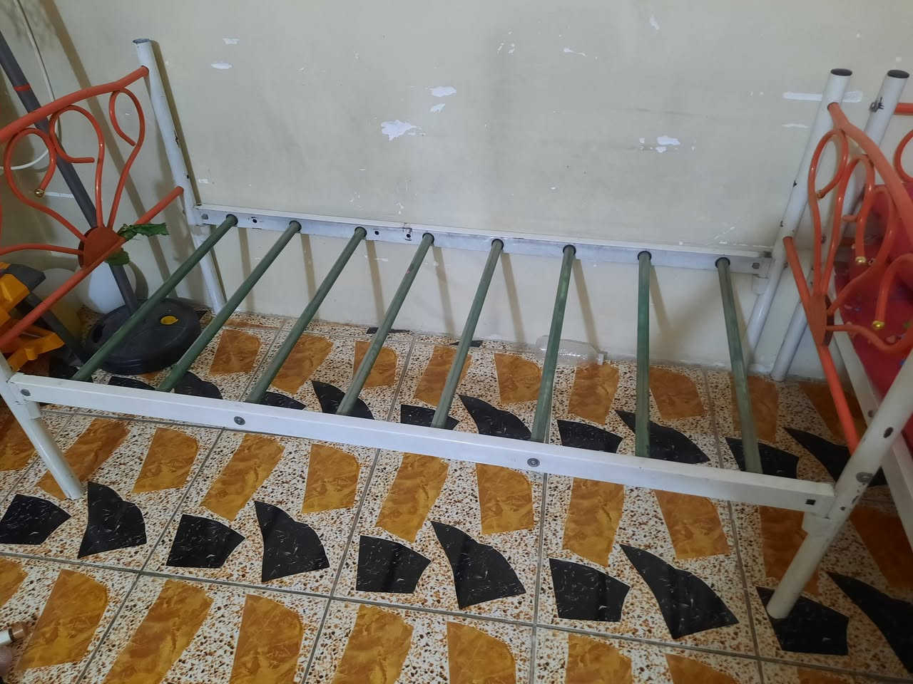 سرير اطفال طابقين للبيع نضيف جدا مع دواشك عدد ٢ طبي
سرير ٩٠ الف 
لعبه مطبخ ٢٠ الف
لعبه تصليح ١٥ الف
***********
بغداد طوبجي
