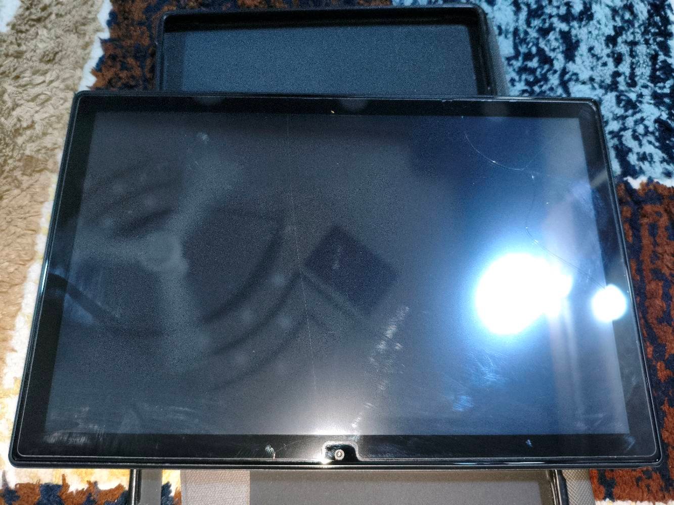 السلام عليكم 
جهاز ايباد Air tab u25 pro 
للبيع جهاز نضيف وجديد  استعمال شهر واحد فقط وجميع ملحقاته موجوده 
ذاكرته 1 تيرا +16 
لونه اسود 
يحتوي علئ كيبورد خارجي وداخلي 
يحتوي علئ قلم متنقل وسريع 
يحتوي علئ مأوس سريع 
يحتوي علئ سماعه أذن 
يحتوي علئ شاحنه كامله 
يحتوي علئ حافض 
والمزيد من التفاصيل الاستفسار علئ الرقم *********** 
والسعر خاص على الواتساب.