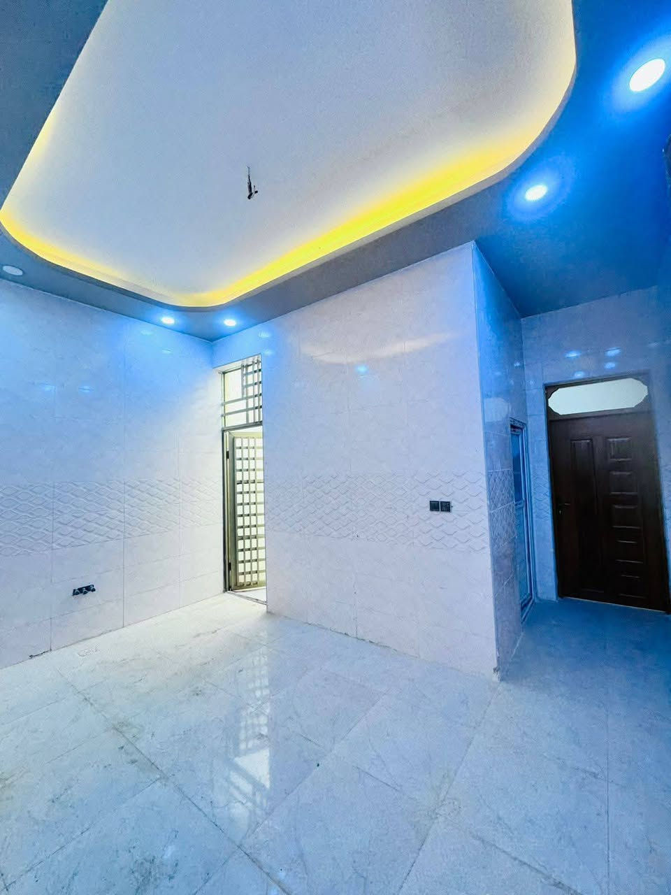 📐 100م – نجف / مجمع بيتي
مقابل مجمع لميرات
🏠 غرفة، صالة، استقبال، مطبخ
🚿 صحيات (2) + مكشوفة
⚡ جميع الخدمات متوفرة
💰 السعر: خاص مليون (قابل للتفاوض)
📩 استفسار ***********
