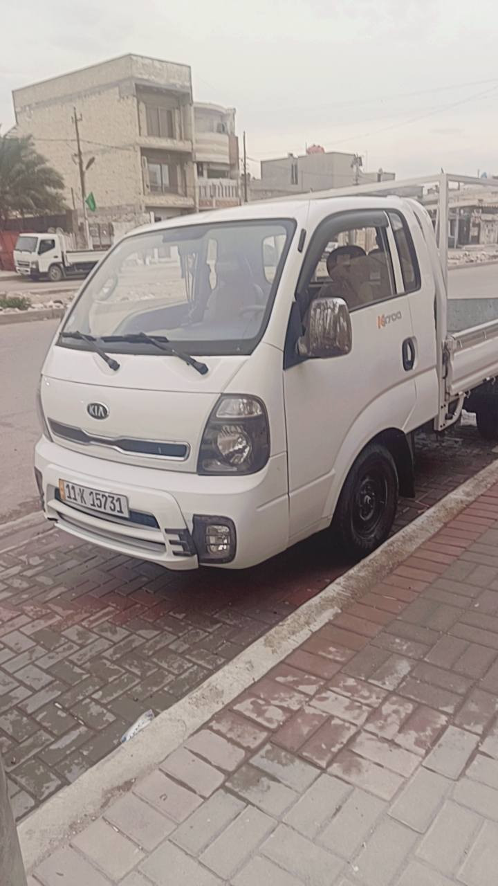 السلام عليكم 
كيه نثيه 2016
محرك 2700
باتري جديد
تخم جديد 
تايرات كلهن جديده
دسكات جدد
سنويه باسمي جديده مساقطه
مكاني بغداد مدينه الصدر 
السعر 120ورقه 
رقمي ***********
