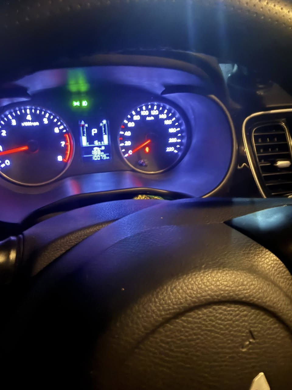 سلام عليكم شباب بنات  عندي سيارة كية بيجاس موديل 25 ماشية 10 آلاف كبالكم بل صورة كلشي موضح اخوان الي مو شراي لا ينتصل الرقم ***********  بي واتساب 
ونتصال 
اخوان السعر 128  وبيه مجال قليل حك الجية
