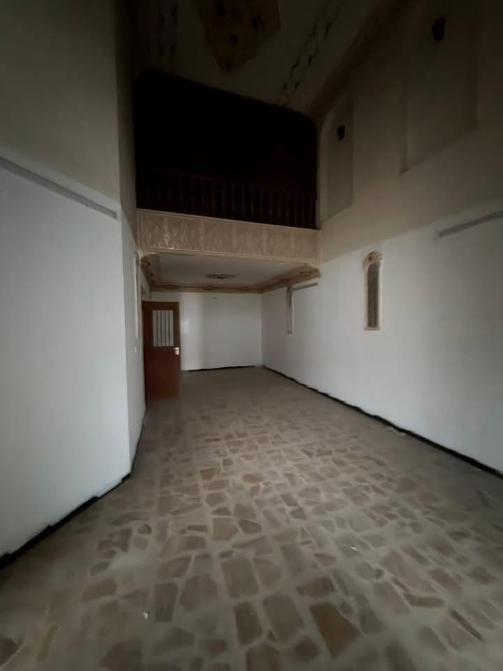 🏠 للإيجار في السيدية
منشور رقم (522)

📐 بيت مساحة 150متر 

✨ يحتوي البيت على:

 ✨ 4نوم

🍳 مطبخ

🛋️ صالة

🚿 خدمات   

🛋️كراج 

✨حديقة
بدل الايجار مليون ونص
📞 للاستفسار أكثر الاتصال عبر الرقم التالي

📱 أو التواصل عبر الواتساب 
***********
‎او زيارة موقع المكتب الظباط قرب مجمع السفير
المتحدة للتطوير والاستثمار العقاري
