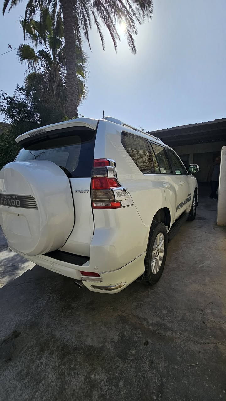 السلام عليكم
برادو 2017 كفالة عامة 
رقم اربيل بأسمي 
فول مواصفات 
مكينة 6 سلندر 
فتحه
كشنات جلد + كهرباء 
سبير تعليك 
وبعد بيها هواي مواصفات معروفة مواصفاتها 
السعر//348 وبيها مجال 
مكان السيارة// بغداد 
للاستفسار// ***********
