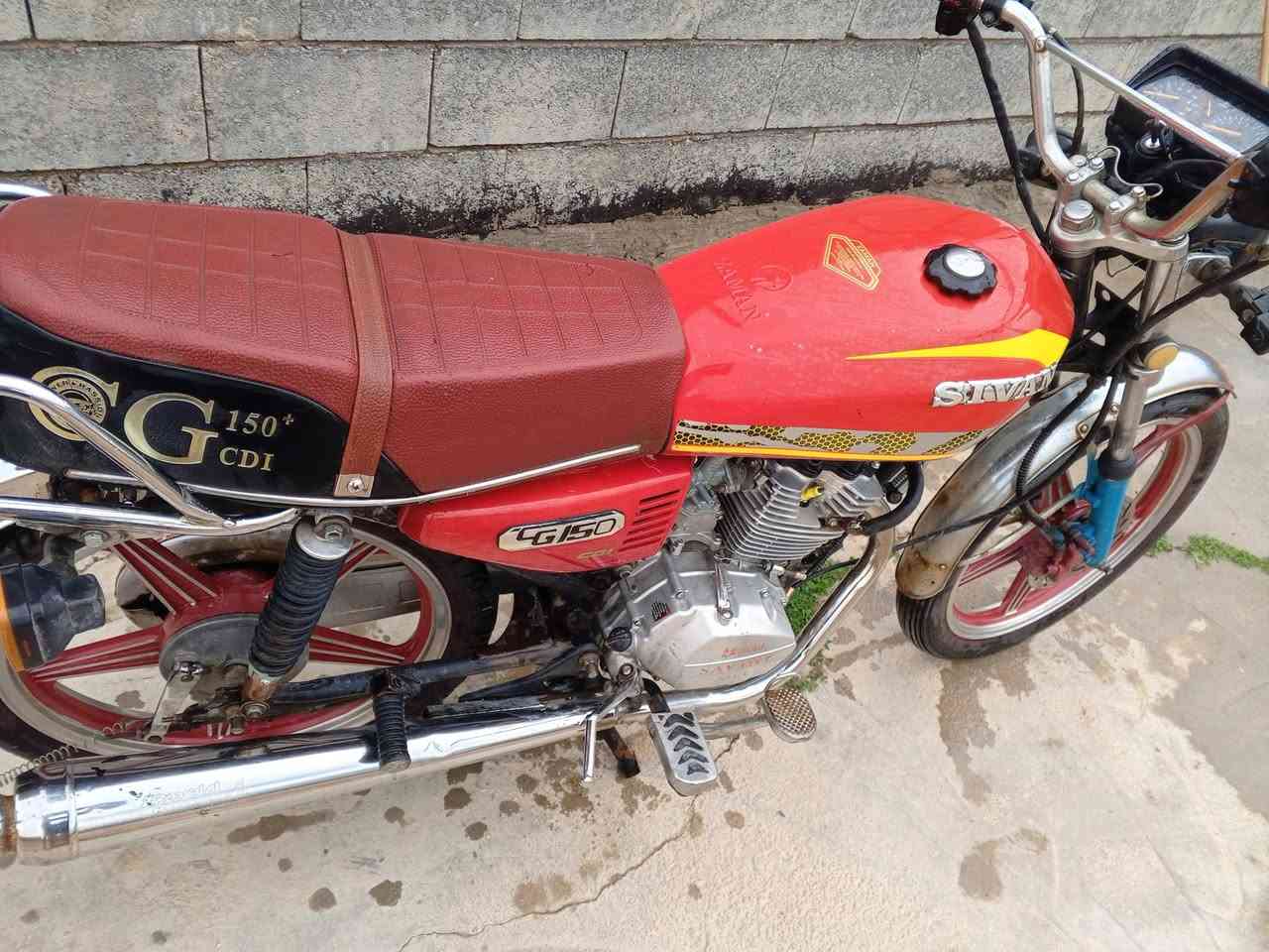 سلام عليكم موطور سيفان للبيع موديل واحد وعشرين كهربائيات كلها شغاله محرك مكان جزيرة الخالديه السعر 425 بي مجال رقم تليفون ***********
