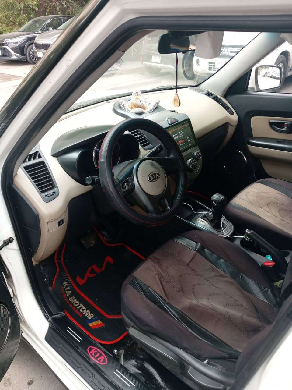 السلام عليكم 
كيا صول موديل ٢٠١١ خليجي 
محرك ١٦٠٠ 
رقم سليمانية 
السعر ٩٠ 
المكان بغداد مجمع الصالحية 
لمعرفة باقي التفاصيل التواصل مع صاحب السيارة 
***********
ابو رزان
