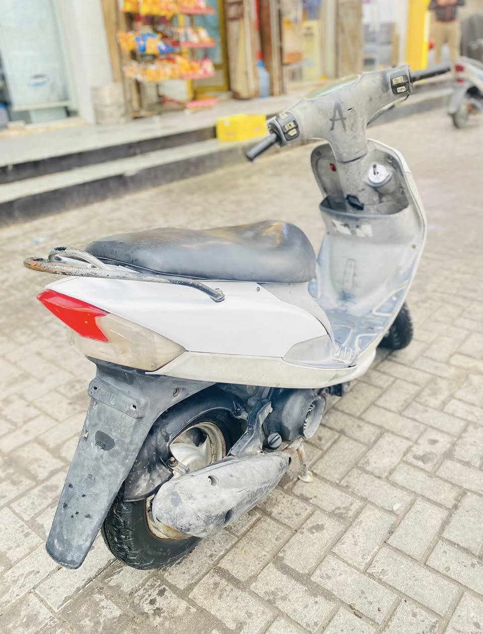 ماكس قجمه ما مفتوحه كفاله عامه دراجه رمبه صارله شهرين من نازله  سلف هندر كهربايات كله شغاله عينه لاياتات سكنات ما مفتوحه سعر 725لعنوان المشراك رقمي ***********
