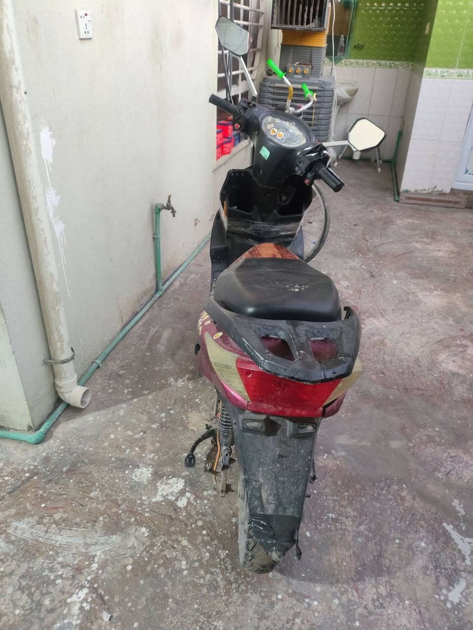 ماطور شحن الاخوين 5بطاريات 
كله شغال  مابي نقص السعر 175مجال بسيط
ماطور سكنس 6بطاريات  يقرن 10
السعر250الف 
ماطور سكنس 6بطاريات يقرن 10
السعر 275.   الاتصال ***********
***********
