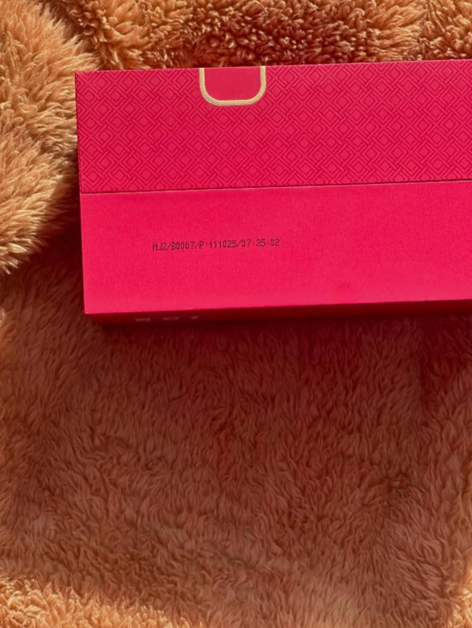 مساء الخير ♥️
💈للبيع عطر برستيج روبي من الماجد للعود ،

📎العطر جديد مع العلبة  مستخدم ٢-٣ رشة للتجربة فقط ،

📎مشحون من الوكالة حصراً و ليس من متجر ،

 📎العطر مطابق تماماً ( ليس شبيه ) لعطر ستلر تايمز من لوي فيتون بأداء و نقاء جيد إلى جيد جداً و دار الماجد غنية عن التعريف و نوتات العطر بمرفقة بالصور  .

 📎 البيع بسبب أداء العطر قوي و يميل للرجالي بصورة كبيرة .

📎سعر البيع ؛ 110 الف دينار شامل التوصيل .

📎 اي سؤال او استفسار للتأكد من أصالة العطر راح اجاوب بالتعليقات .


**إذا كنت صاحب هذا الإعلان وتريد حذفه لأي سبب، رجاءا أرسل رسالة إلى الدعم الفني**