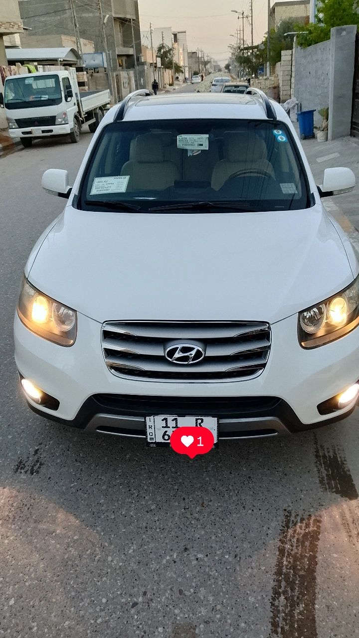 السلام عليكم سنتافيا 2012 جديده واحد عله واحد 
فول مواصفات مصفره عل اخر اي نقص  مابيه 
دفع رباعي 6سلندر السياره مابيه لا ضربه ولا طخه 
جديده حييل بدون ما اشرحلك السياره فول مواصفات رقم بغداد بسمي  السياره ماشيه 105الف  وبيه 3اشخوط بسمار خباثه   لا اكثر موضح عندك بل سونار   السياره جديده حييل واني جناي  عارضه ب165$ لتواصل ***********. ..***********
