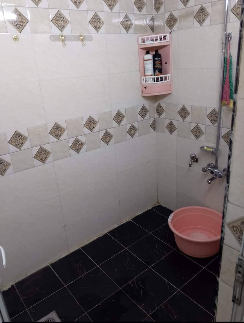 بيت للبيع العنوان قرب فلكة سلمان باك قرب محطة وقود المستقبل السعر 28 بي مجال اتصل
‏‪***********‬‏

مساحه البيت 130 متر مربع قريب عن الشارع العام 
تبليط ومجاري كافة الخدمات البيت زراعي
