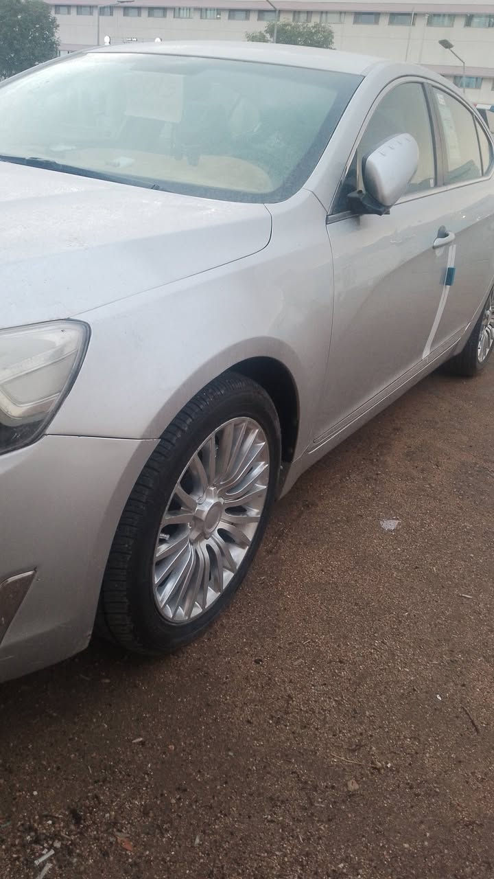 اخواني الاعزاء السلام عليكم كيا كادينزا خليجيه 15 للبيع تحويل مباشر فيها قطعتين صبغ بدون داخل بنيد والشام الاخ السياره الصلاه على النبي محرك جير كلهن مقفولات والانشاه بالعين ما ينكس ومراوس حسب الاقتناع *********** المكان الرماد 5 كيلو
