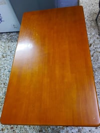 ميز طعام طول متر ونص وعرض متر سعر 25 الف الرقم 07702580410