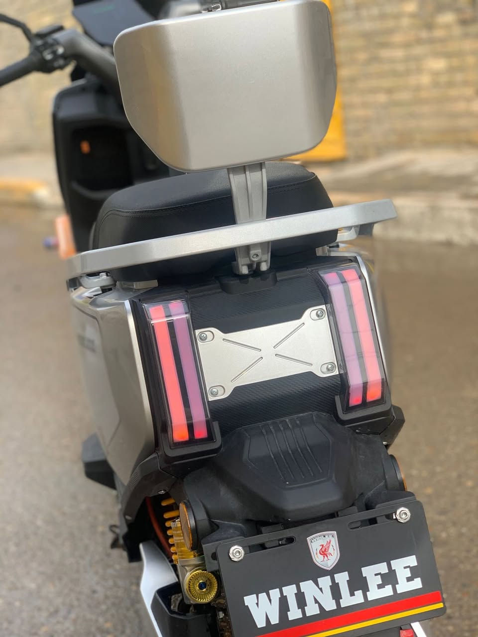 للبيع
سلام عليكم دراجه شحن للبيع نوع صاعقه من شركة ونلي استعمال شهر السعر خاص 
للتواصل: *********** واتساب
