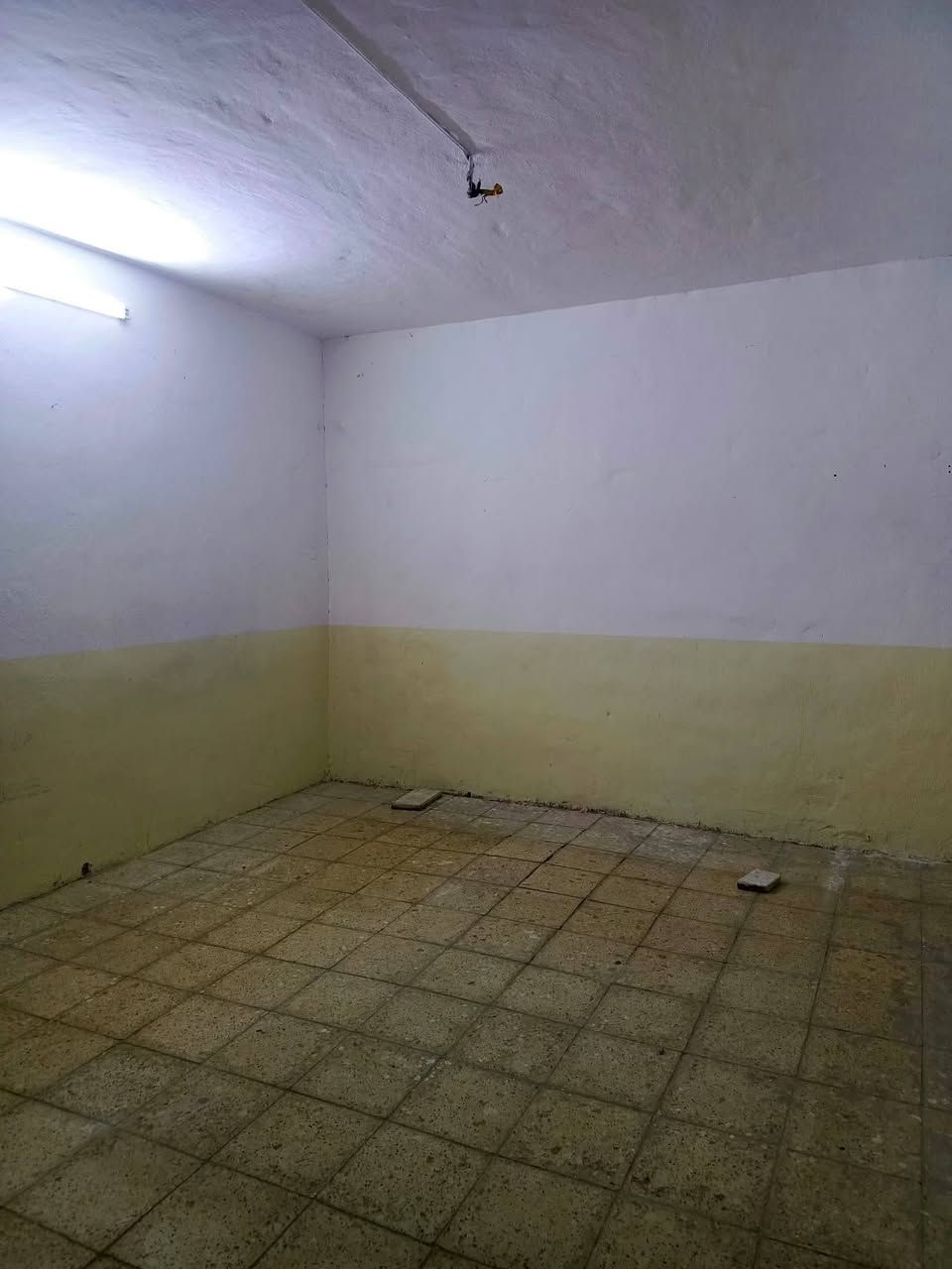 بيت للايجار حي ميسان قطاع 14قرب النفق مساحه 100متر مربع يحتوي على غرفتين وصاله صغيره جدا ومطبخ وصحيات سعر الايجار 
 325الف قفل قفل قفل قفل قفل  
للاستفسار والمعلومات الاتصال بنا *********** 
او مراجعه مكتب ألروان للوساطه العقاريه والمقاولات العامه 
عنوان المكتب حي ميسان ع الشريط قرب صيدليه الشراع مقابل الاستداره مباشر 
عندك بيت عرصه للبيع راسلنه وات ساب وتدلل
#النجف #الكوفة #حي_ميسان #عقارات #ايجار #رهان #بيع #شراء #العراق #مكتب #محامين #مبادرة #اسكان
