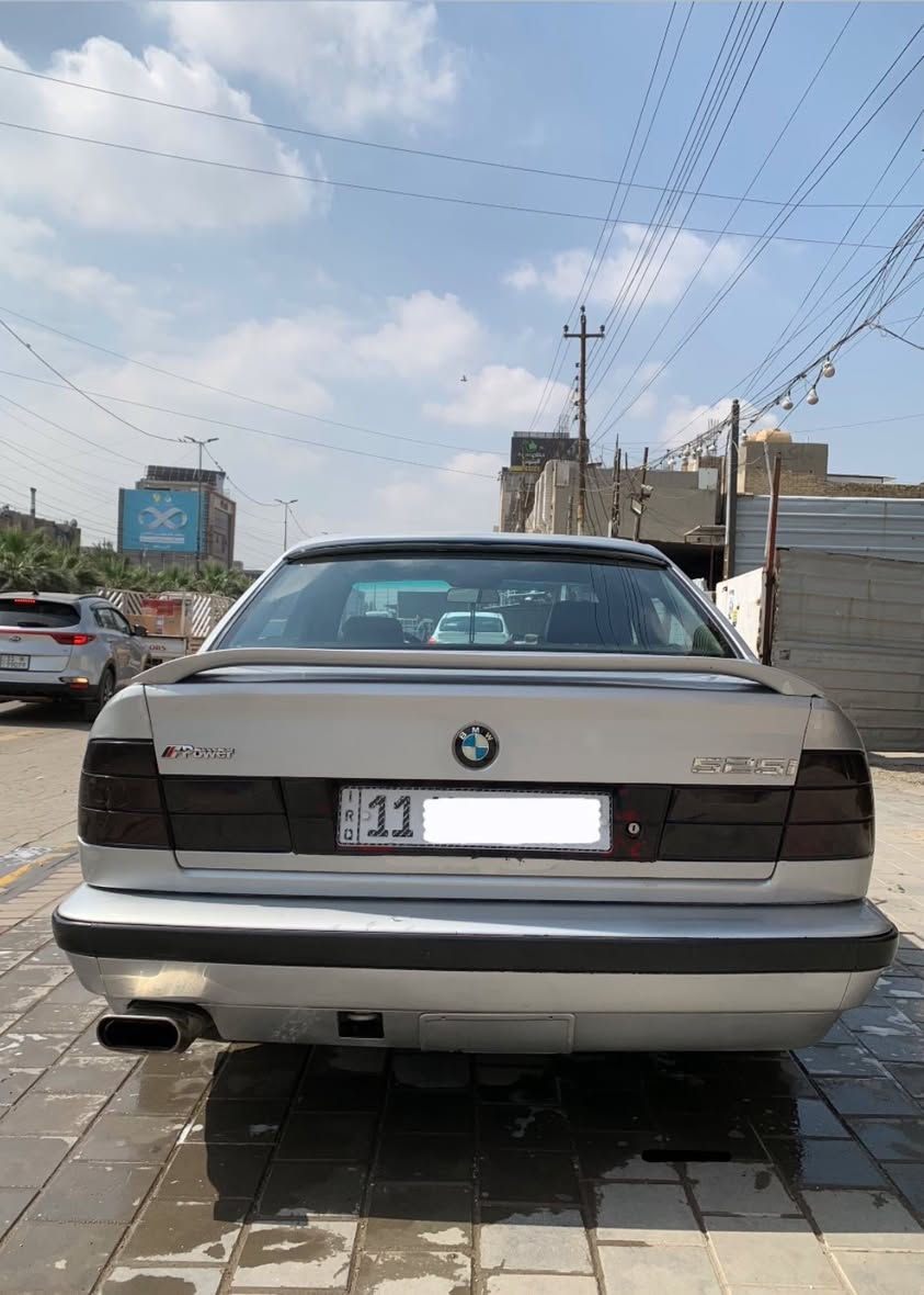 السلام عليكم
Bmw 525 i 1991
(مسكر عدل )
رقم بغداد جديد وسنوية جديدة والهزه جديدة (بأسمي )
تحويل وره يوم 
السيارة نظيفة وجاهزة من كلشي 
3 انظمة قيادة 🏁
گير محرك صدر كله نظيف ✨
تبريدها شغال ❄️
سنترلوك 4 ابواب (سويچ شخاطة)
تخم تايرات شديتها قبل 3 اشهر
باتري جديد قبل 3 اشهر شديته 🔋
كشنات تحكم كهربائي 
الويل M 🛞
لايتات زينون 
الجام كهرباء
السيارة مكفولة من الكص واللغود مصبوغة عام للجمالية ✨بيها ملاحظات بسيطة   
السعر (67$ورقة) وبيها مجال قليل حك الجيه 
بغداد / البنوك
***********
