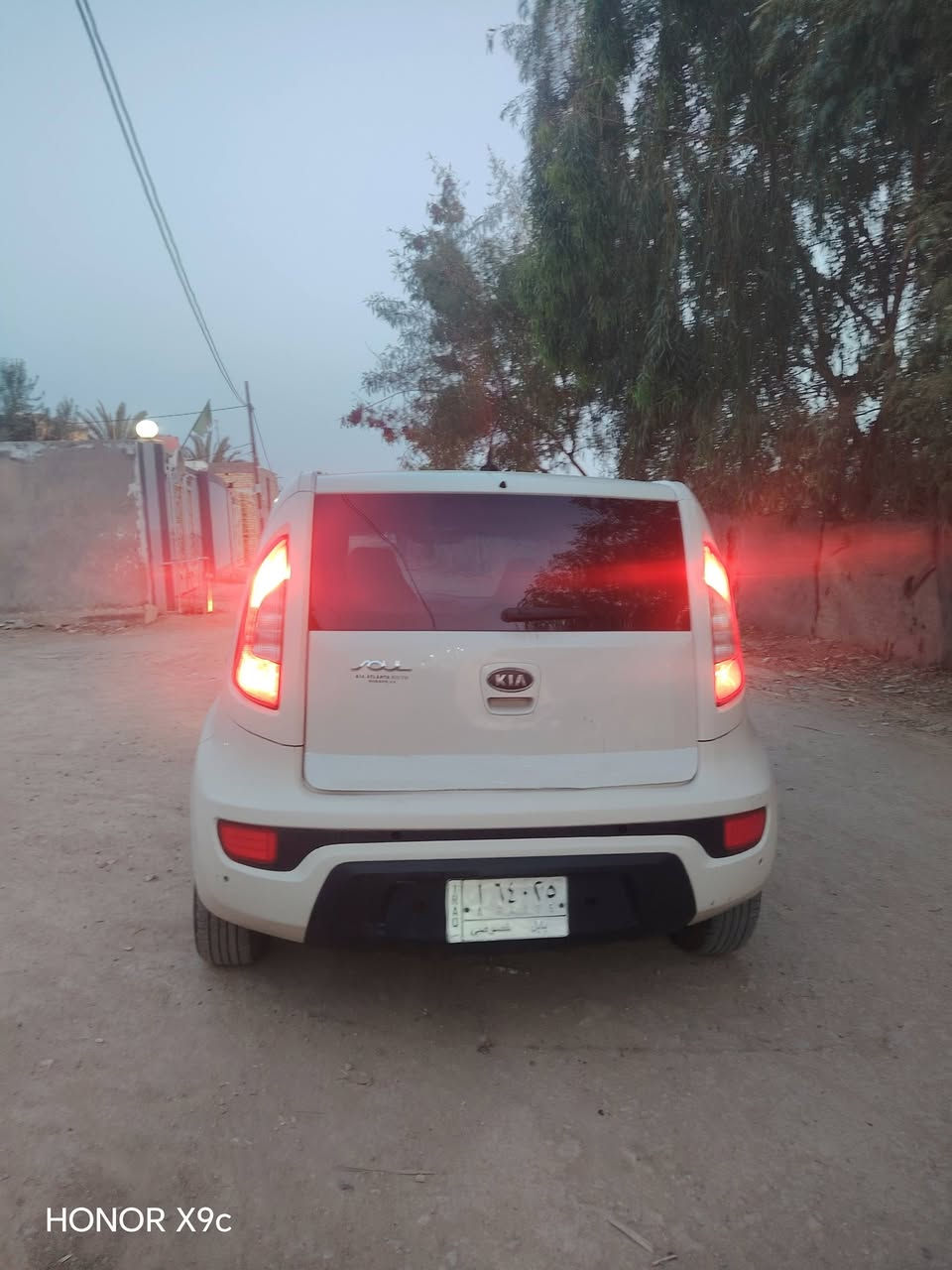 سلام عليكم صول موديل 12 السياره بيه اربع قطع صبغ  السياره امريكيه السعر 77او بيه مكان حله سياحي مجال الرقم ***********
