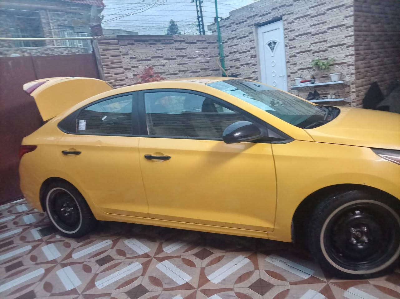 سياره اكسنت موديل 2020 ضرر امريكي شاملغ معجون تلقيطات مال تكسي 112 وبيها مجال ***********
