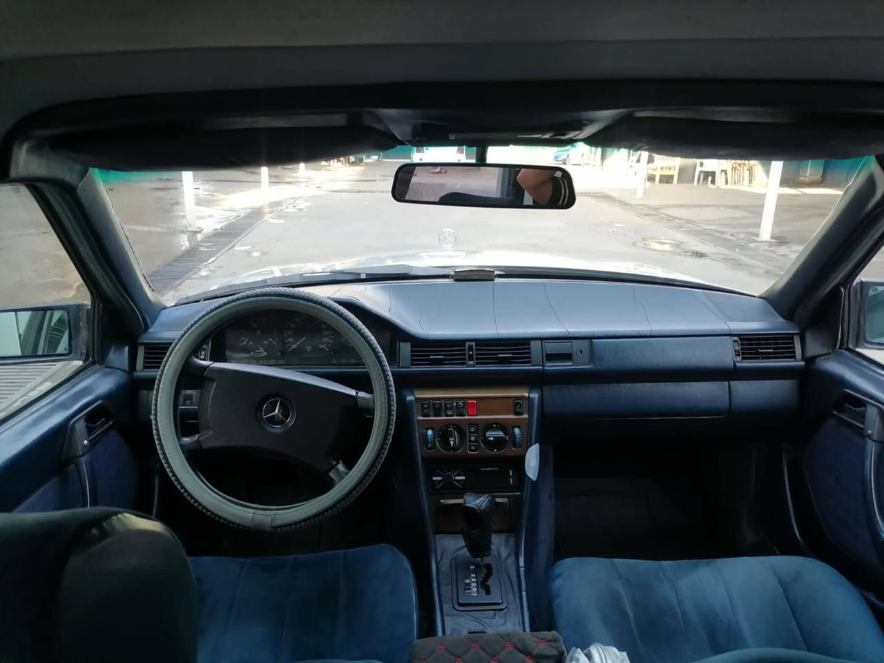 السلام عليكم مرسيدس للبيع موديل 1991 عنوان موصل سعر (54)  وبيها مجال
تبريد شغال
مصبوغه عام جماليه صبغ اوربي
محركها بلادي
الاتصال على الرقم ***********
 الرقم بي واتس اب
علماً السياره من 2018 جانيها
