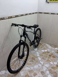 دراجة جبلي • حجم ٢٩ • شيمانو ١×٨