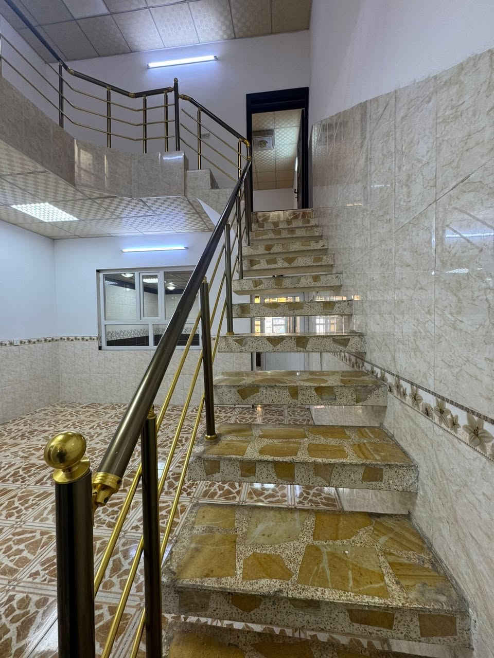 منزل ‏￼ للبيع في حي  #هفالان  ‏(مركز المدينة  اربيل) 
 خانوو بۆ فرۆشتن لەگەرەکی  #هەڤاڵان   
مساحة:- 100متر
  يتكون من :-
 مطبخ 
هول
 صحيات 
3 غرف نوم
البيت #طابو يسجل بأسم اي شخص يحمل الجنسية العراقية 
‏📍موقع البيت:-هفالان قريب عل سوق عشرين اسايش 
  —————————————
‏ للاستفسار 
كورك ***********📞
اسيا ***********📞
—————————————
📍موقع عقارات جميل:- اربيل هفالان خلف مطعم باب الحارة 
 https://maps.google.com/?q=36.194012,44.049461
—————————————
