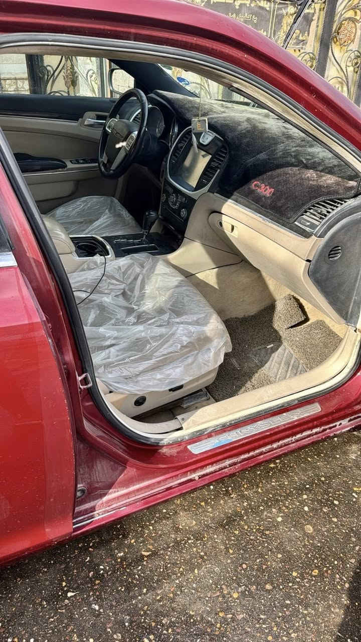 ‏السلام عليكم
كرايسلر گص جنطه دخول جديد
موديل سيارة 2014 /300s
#فول مواصفات عداااا الفتحه #محرك RT السياره بدون نقص جديدة جدا
ادوات مكفولة من عشائر والسرقة  
السعر 53 مكان البصرة
0 773 730 8774
