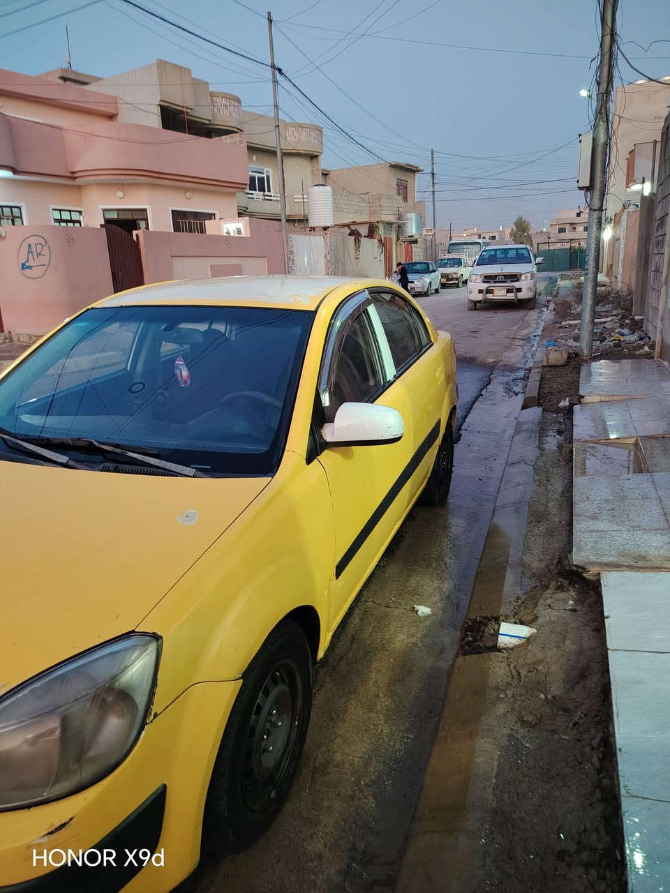 السلام عليكم. 
كيه ريو موديل 9 خليجي
فول بس كير عادي
كابون بانزين تبادل بيها
 سياره. ابسمي. اني شرعي 
رقم دولي. طخم وره كدام جديد
دبلات جدد باتري سياره جاهزة
يعوزها فقط صبغ عينه وكلج جدد
سعر. #75
خابر علرقم مكان السياره حي سومر
*********** رقم بي وتساب.
شرط بدون ضرار.
