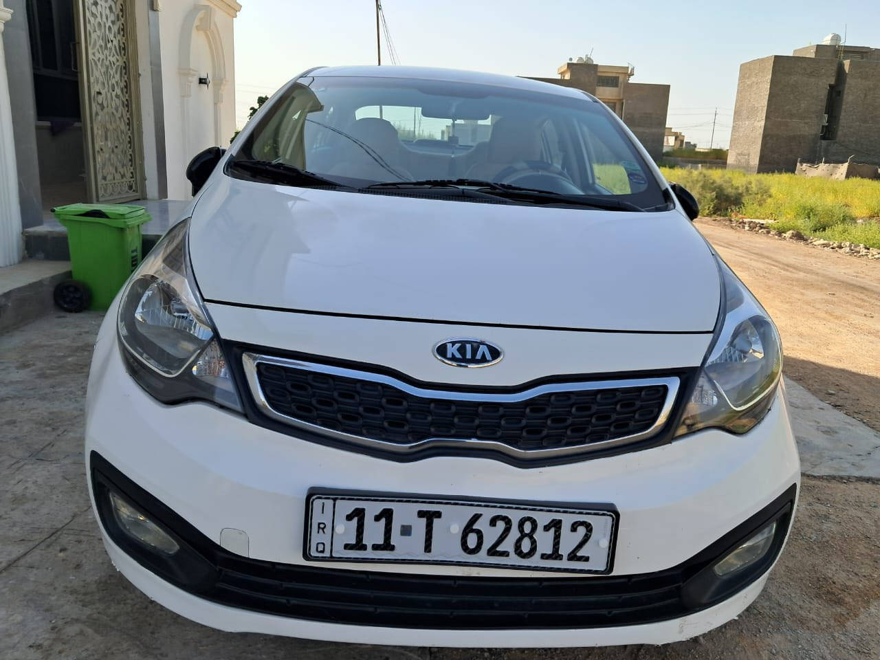 السلام عليكم
كيا ريو ٢٠١٢ للبيع 
كفالة عامة عدا الجاملغ الامامي الايمن، محرك ١٦٠٠قطرتين ،شاشة،كاميرا خلفية ، منظومة زنون ، هزتها ما نافذه، رقم انكليزي ، دوشمة جديدة ، تخم تايرات جديد ، باتري جديد ، سنوية لغاية٢٠٢٧ ، تبريد ثلج  السعر ٩٥ وبيها مجال بسيط 
السيارة بأسمي 
المكان /بغداد
***********
