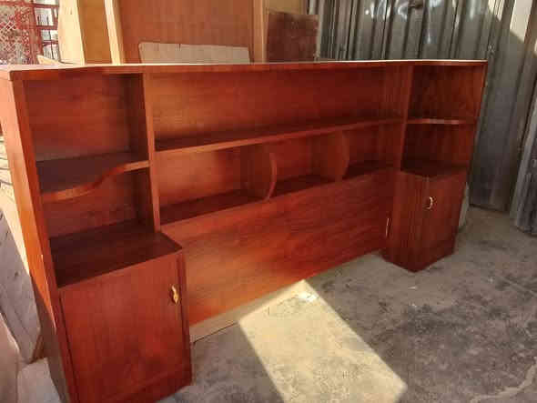 للبيع غرفه اخشاب نضيفة ما بيها أي ضرر سعرها 425 وبيها مجال العنوان سامراء جبيريه  الثانيه مقابل جبيريه الثالثه شارع الحدادين للاستفسار ***********
