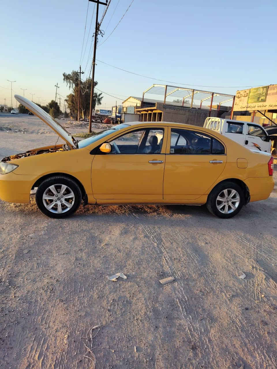 ليفان 620
موديل 2013مكينه كورله 
عليها غرامه 400الف عراقي 
مصفره هيئه مكان بابل سكندريه 
رقم الجهاز ***********
