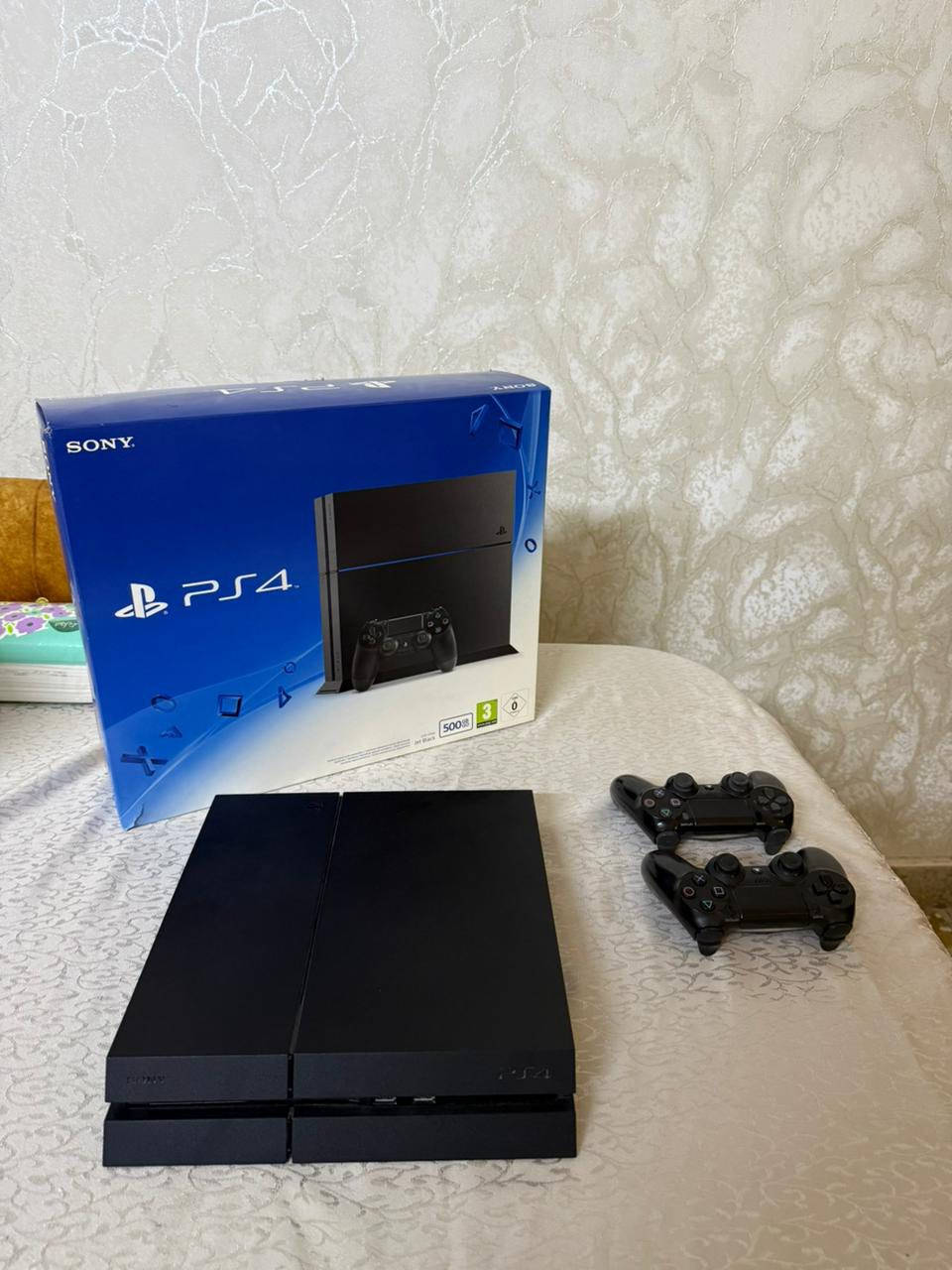 للبيع بلي ستيشن PS4
ريجن2 - بريطاني
اخت الجديدة استعمال قليل جدا
ممفتوح نهائيا نظافته 100٪؜  
كارتونها و كل ملحقاتها وياها + جوستكين
مكاني شارع فلسطين الي يعجبه يتفضل يفحص الجهاز يمي بالبيت
***********
