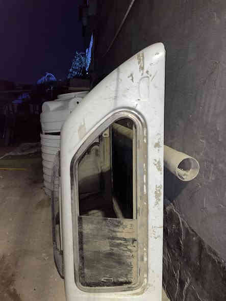 سلام عليكم اخوتي العزاز اما بعد..عندي جنطه مال مال بيكب الي تتخله عله البدي ستعمال شهر واحد وخلينها ب المخزن من بعنه البيكب يشهد الله جديده بس التراب ماكله بس يرادله شوي غسله وتطلع الك  كل ملحقاته وياها جام وبراغيه البلاديه رايده للبيع والمو شراي لايتعبني يرحمكم الله مكاني البصره ابا الخصيب وهاذ رقمي(***********
