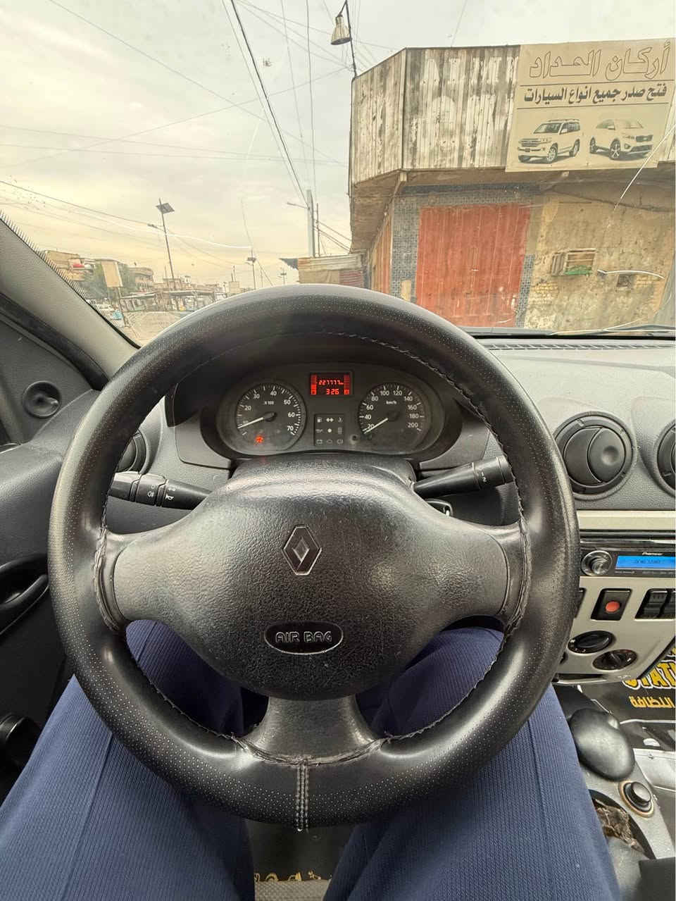 رينو لوكان 2010 
السياره بسمي
سيارة شغالة  الحمدلله 
بيها ضربة عكس باب السايق الخلفي
مكاني مدينة الصدر 
السعر 45ورقة 
*********** بغداد, العراق
