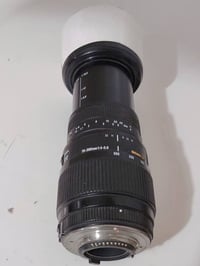 زووم ٧٠-٣٠٠ • سيجما نيكون • ديوانية