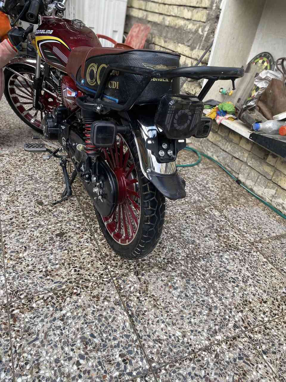 السلام عليكم عندي دراجه للبيع سونك ٢٠٢٦ كفاله عامه اخت الزيرو ماشيه ٥ الاف محرك ٢٠٠cc السعر ٨٥٠ مكان بغداد الكمالية ***********
