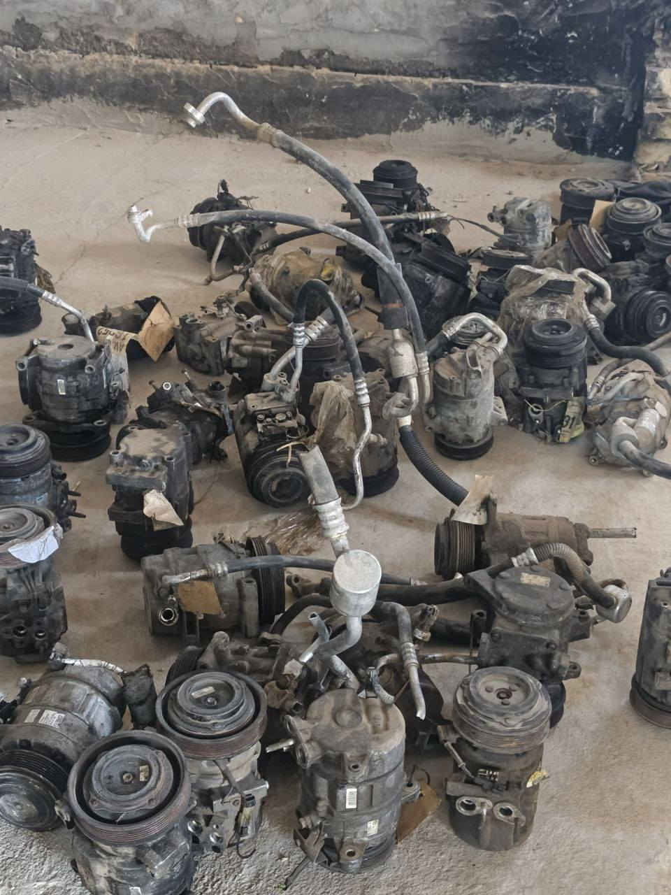 كمبريسرات تبريد مال كصه مثل مشوفون كدامكم وسعار كلش مناسبه بيك خير وتدللون للاستفسار ***********
