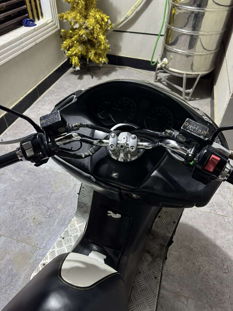 فورزه 08
دراجه حلوه وناعمه خير من الله 

دراجه تشك الكاع معدل ١٢٠ 

كفراتها حلوات نضاف مكانها ديالى بعقوبه 

سعر ٩٠٠ وبيها مجال 

شراي اتصل ***********
