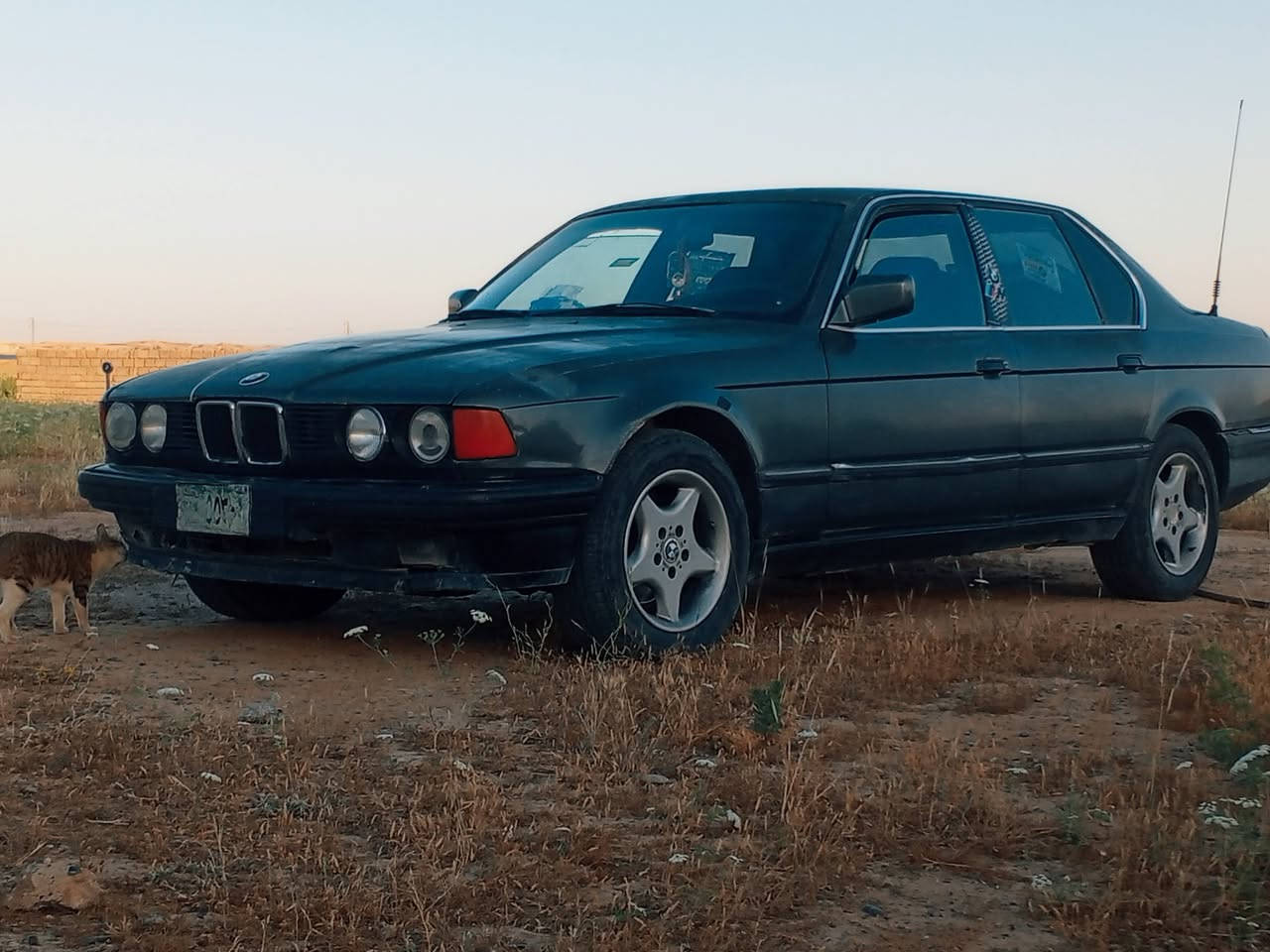 السلام عليكم 
BMW735موديل1991
رقم نينوى
كير و محرك نضيفات صدر جديد غرفتها بل چيس جديد ✅
كربائياتها كلها شغاله 
للبيع و مراوس هم يرهم السعر 25 وبي مجال 
هـ ***********

