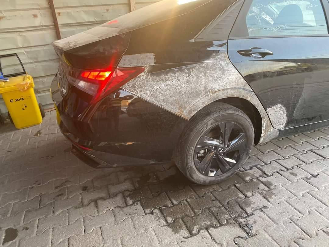 النترا 2022 هايبرد سوداء اللون
سيارة اقتصادية وحلوة ومرتبة مال بيت

المواصفات ( 4 بصمات تشغيل وفتح ابواب وفتح صندوق - توقف ذاتي امامي وخلفي - تشغيل عن بعد - مانع انزلاق - حساسات امامية وخلفية - تحكمات استيرن فول - تدفئة المقاعد الامامية - تبريد وتدفئة خير من الله - ٣ مستويات قيادة نورمال و سبورت و سمارت - بلوتوث - شاشة كبيرة - مخارج يو اس بي - ماشية 46,500 كيلو قابل للزيادة)

الضرر ( الجاملغ الخلفي عكس السائق بأمريكا - جاملغ خلفي خلف السائق و باب بالعراق - رصعة هلالية فوك التاير الامامي - جاملغ خلفي خلف السائق شي بسيط)

سعرها 140 وبيها مجال ان شاء الله ولوما مضطر على البيعة ما ابيع لان عندي ظرف مديون لاجل عملية واريد اوفي ... والا ما ابيعها لان سيارة مرتبة وبالعافية على الي ياخذها 

مكان السيارة بغداد - العطيفية - المنصور

للتواصل فيس بوك + واتساب *********** بغداد, العراق
