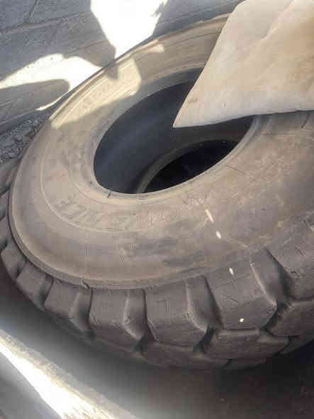 سلام عليكم  زوج تاير للبيع اخو جديد 
حجم 20.25  مكان كركوك سعر خابر و تدلل ***********
