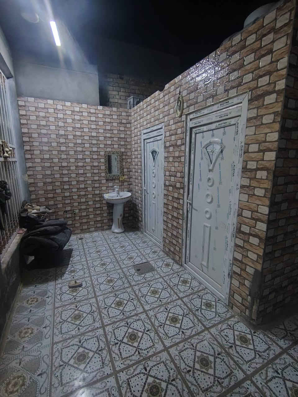 بيت للبيع طابو صرف
150متر  الشافعيه حي الزهراء 
مقابي المنتزه  الستفسار 📞***********
