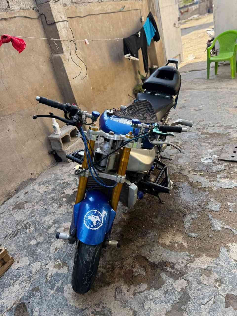 يسلام عليكم كاوسكي مال لعب 2004 للبيع الدراجه خير من الله الدراجه محرك بلادي مامفتوح ستيرن قطعتين صالنصه تخبل الدراجه بيه تزويد ايخبل ماخذه 200 باتري جديد مكثف جديد دسكات جدد امامي وخلفي راديتر تيتانيوم مكاني بغداد***********
