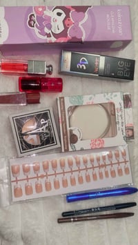 طقم تجميل • عناية بالبشرة • بنات